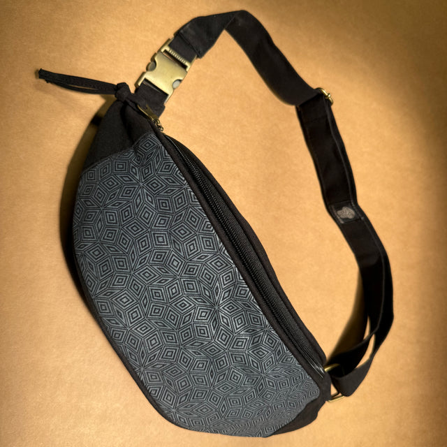 Penrose Cubes Glow Fanny Pack - Black