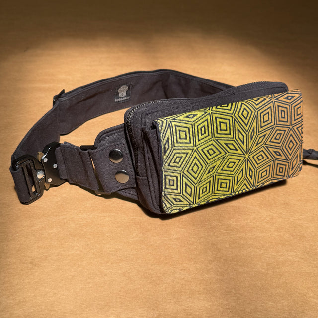 Penrose Cubes Gradient - Waist Bag - Black