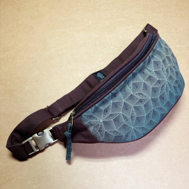 Penrose Lines Gradient - Fanny Pack - Brown