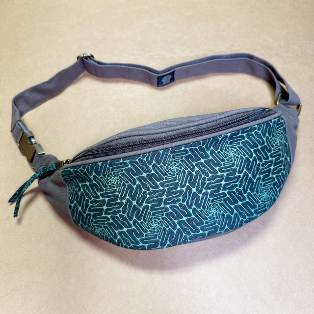 Snaxagons Gradient Fanny Pack - Moka
