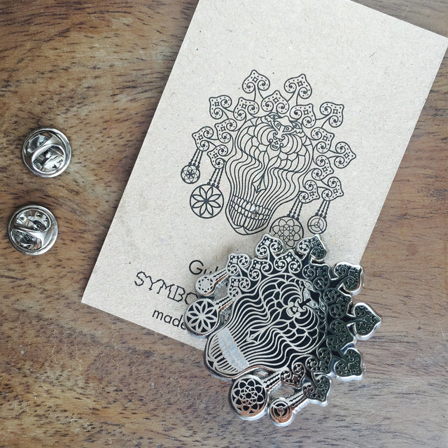 Gulgalta Black Lapel Pin - symbolika