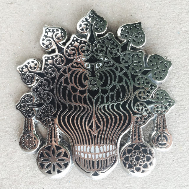 Gulgalta Black Lapel Pin - symbolika