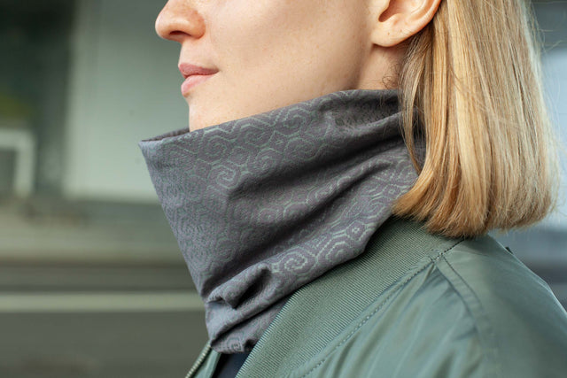 Shipibo-Conibo Glow Neck Gaiter - Grey