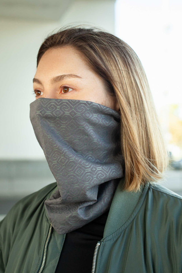 Shipibo-Conibo Glow Neck Gaiter - Grey