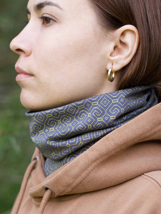 Shipibo Icaro Art Neck Gaiter — Grey