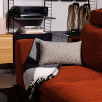 Cojín con patrón geométrico – Vana