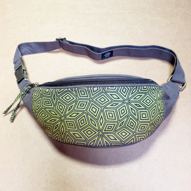 Penrose Cubes Gradient - Fanny Pack - Moka