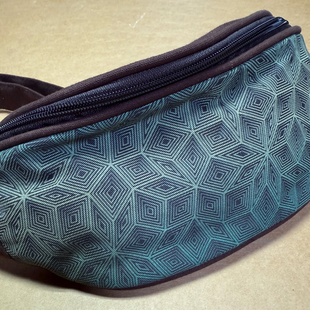 Penrose Lines Gradient - Fanny Pack - Brown