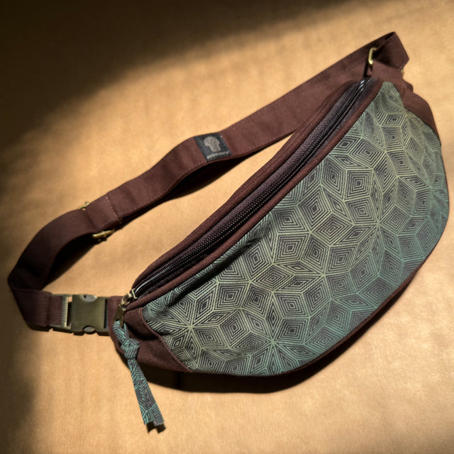 Penrose Lines Gradient - Fanny Pack - Brown