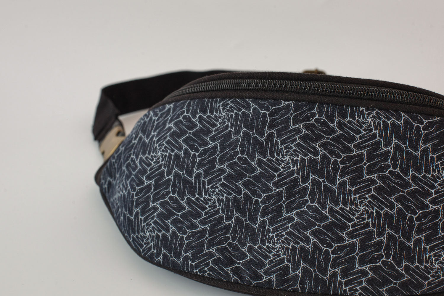 Snaxagon Mono Fanny Pack - Black