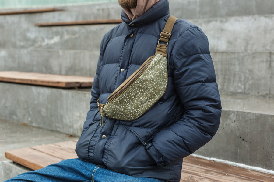 Molekula Mono Gürteltasche – Khaki