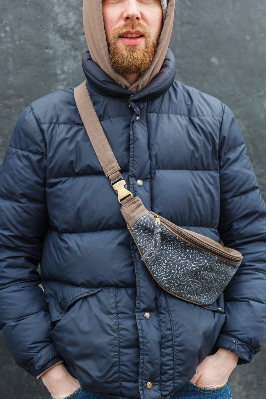 Molekula Mono Fanny Pack - Grey Molecular Structure Art