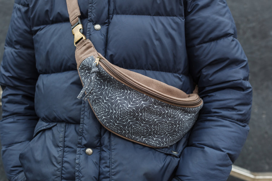 Molekula Mono Fanny Pack - Grey Molecular Structure Art