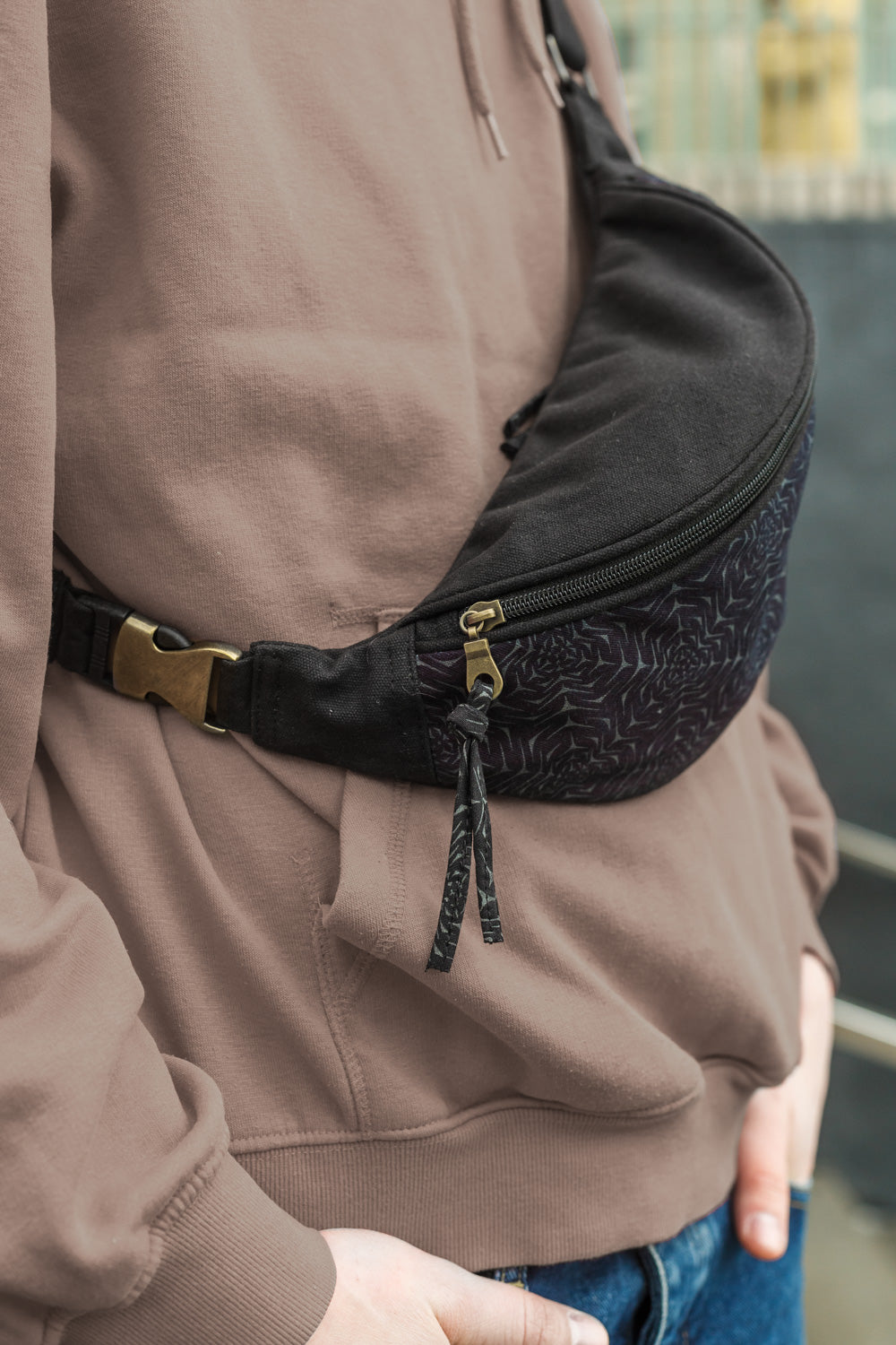 Molekula Mono Fanny Pack - Navy Blue Geometric Print