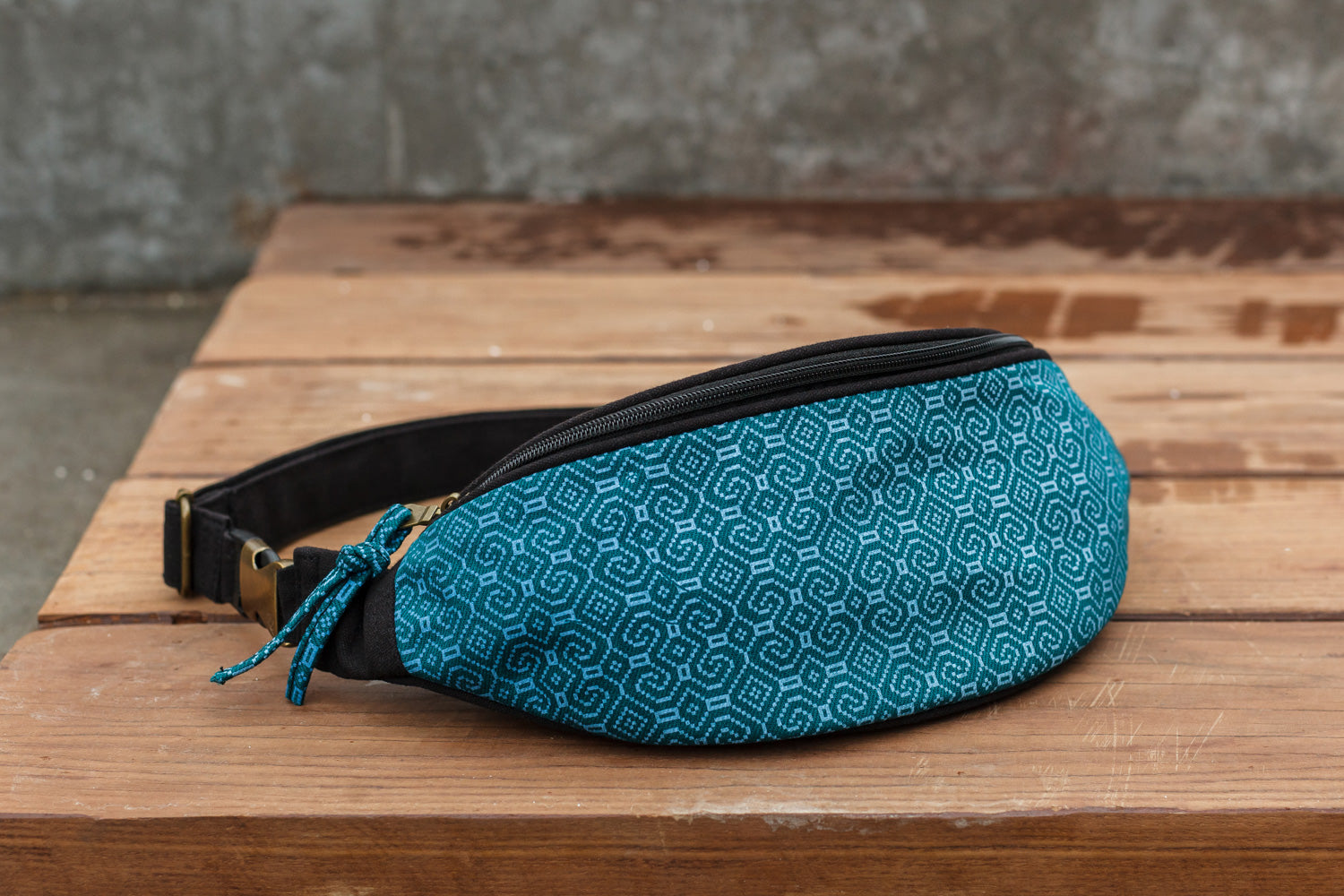 Shipibo-Conibo Emerald Gürteltasche – Schwarz