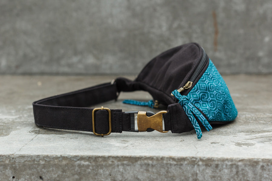 Shipibo-Conibo Emerald Gürteltasche – Schwarz