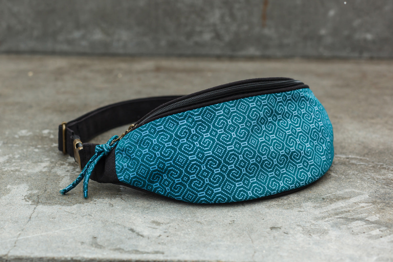 Shipibo-Conibo Emerald Gürteltasche – Schwarz