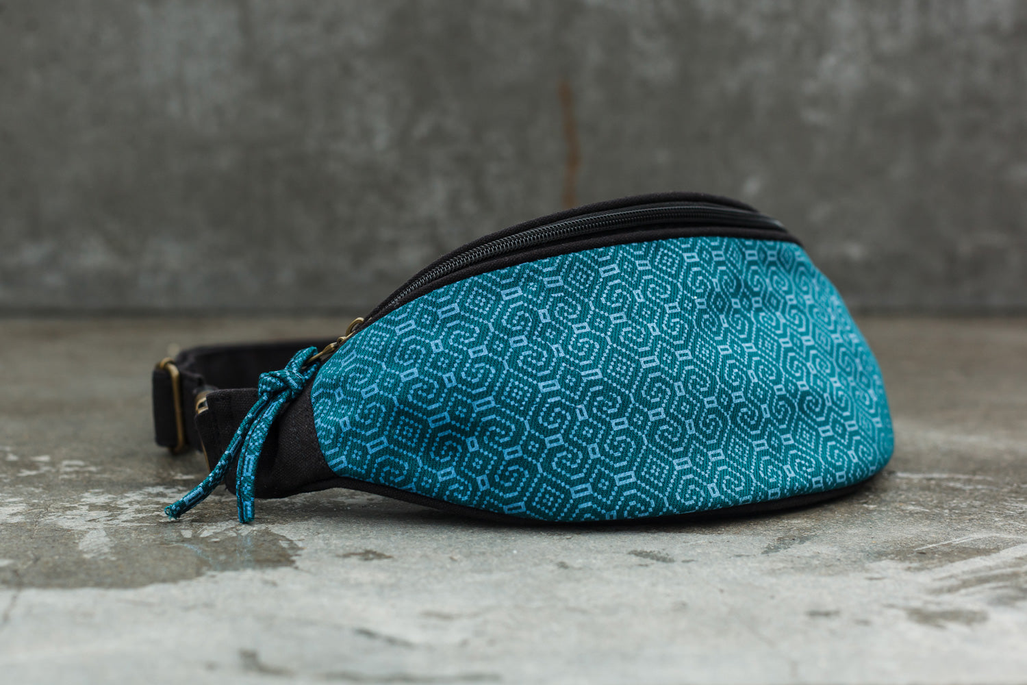Shipibo-Conibo Emerald Gürteltasche – Schwarz