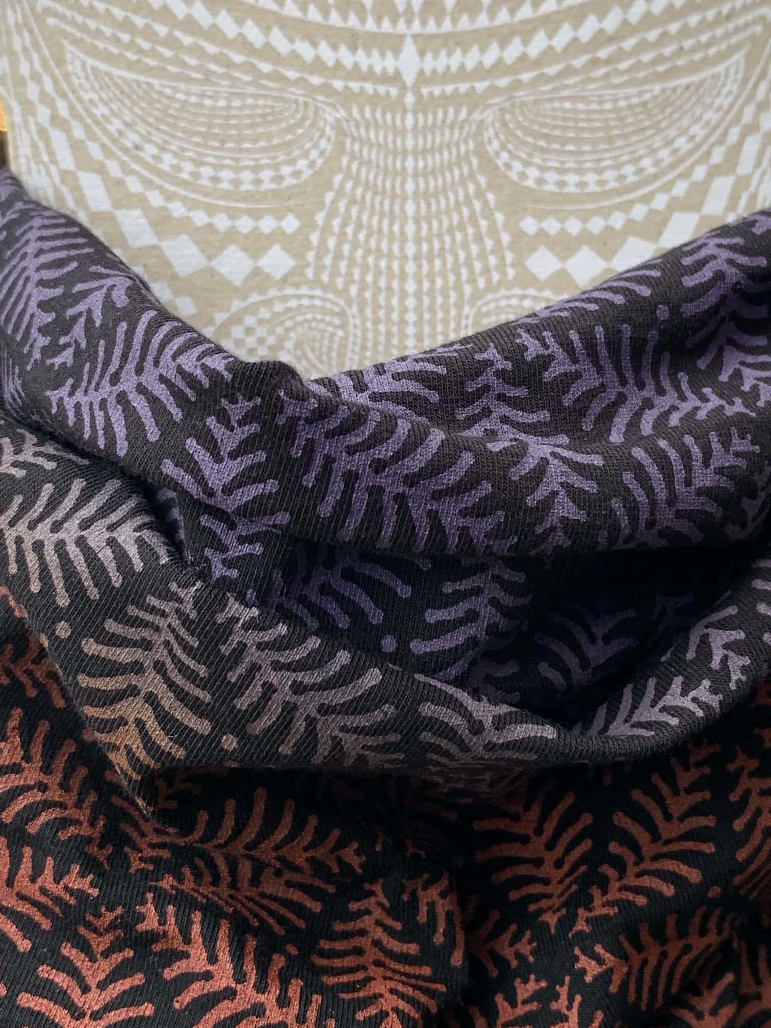 Tricoma Gradient Neck Warmer and Dust Mask - symbolika