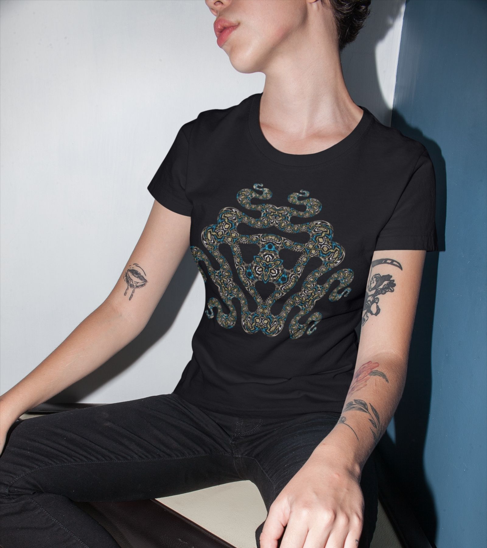 Anakonda Entwined Women T-Shirt - Made to order - Choice of Colours - symbolika